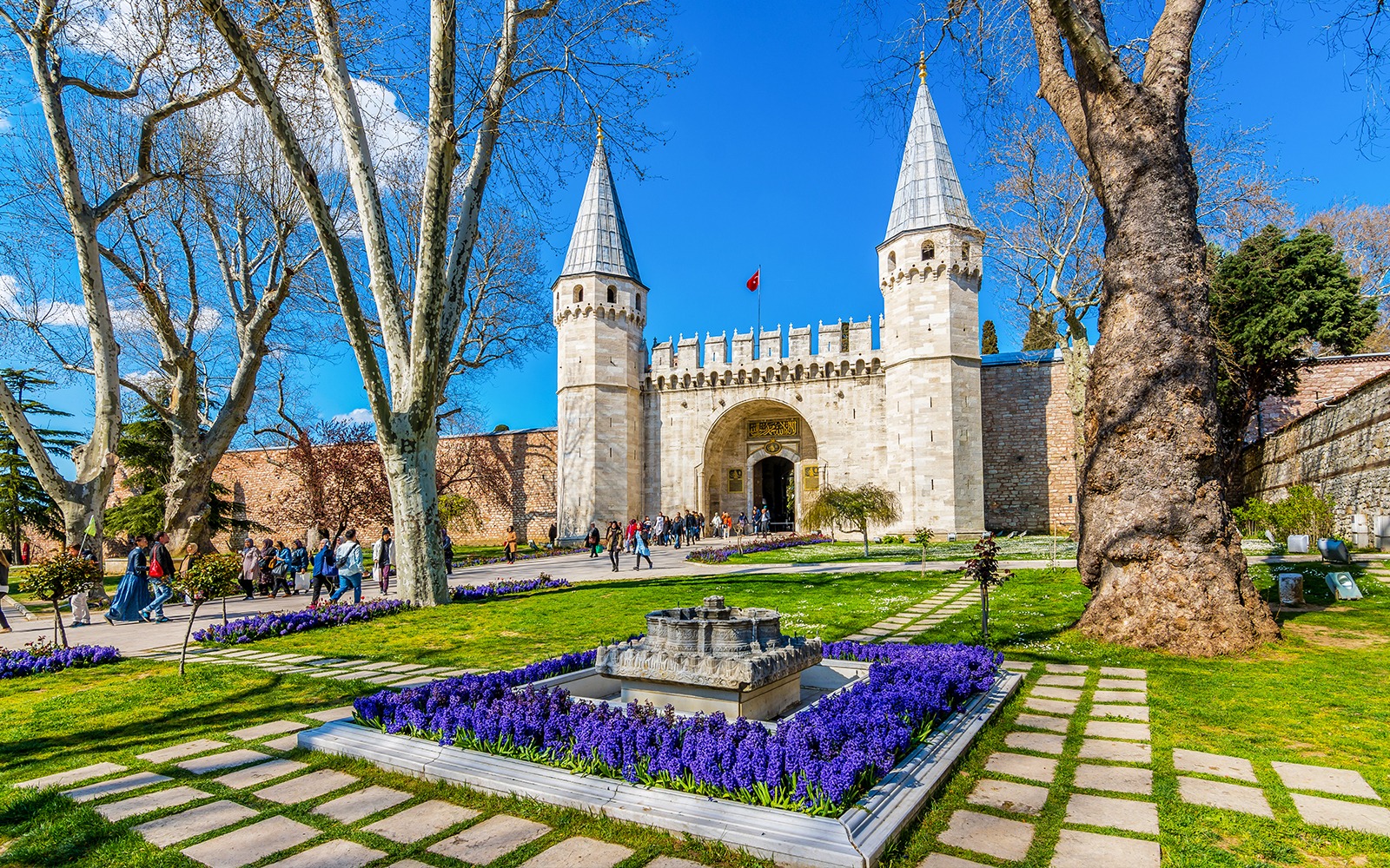 2047c2bc783a933792f42a9ab5e9df3a-1892-istanbul-istanbul--attractions_topkapi-palace-01