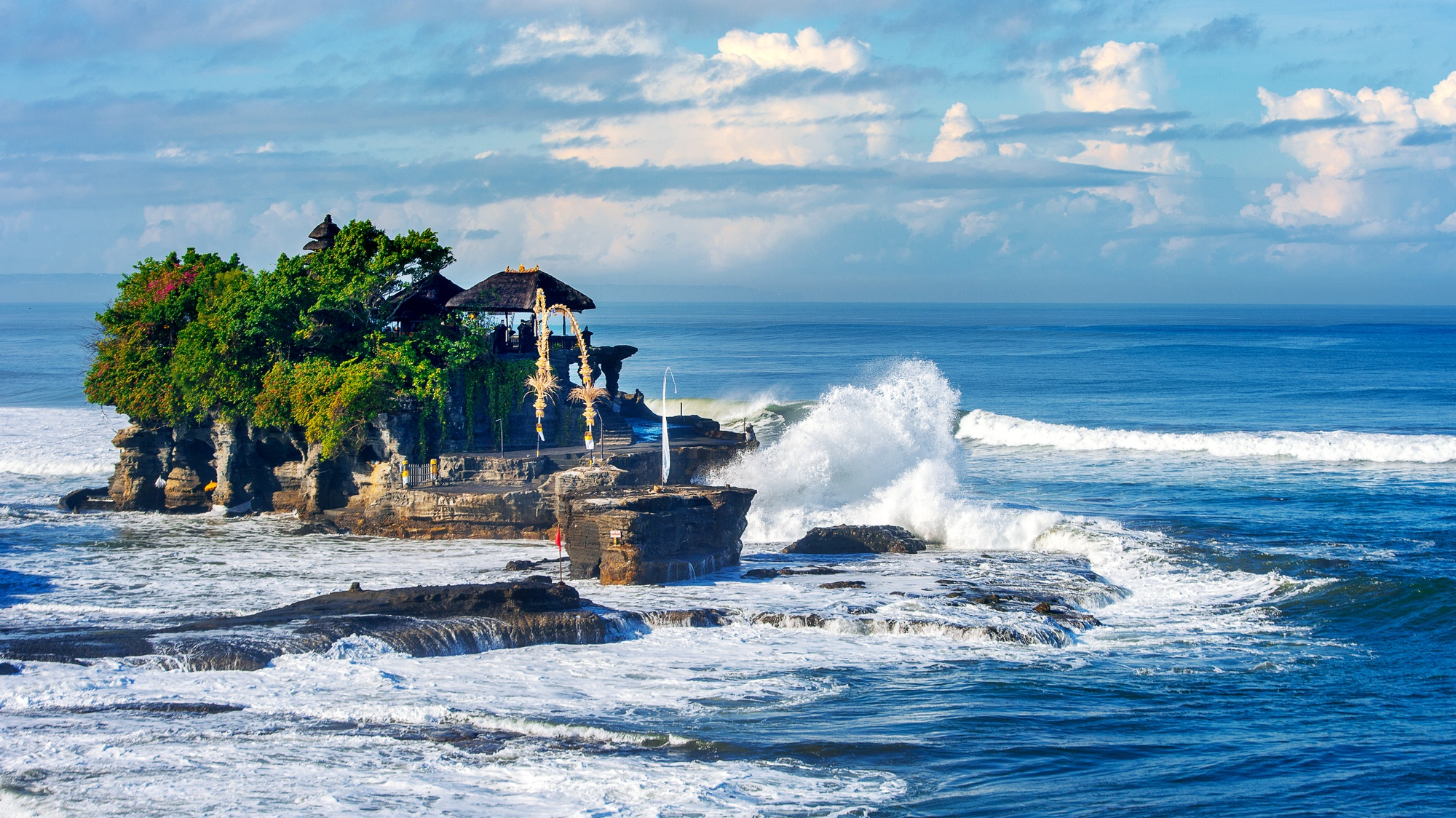 Tanah Lot (Bali sea-temple)